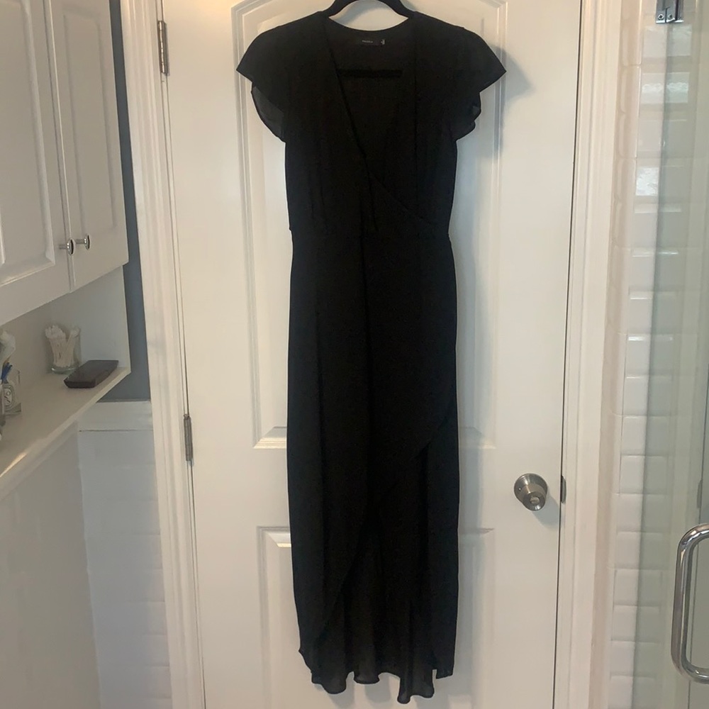 Like new Aritzia Talula high-low flutter sleeve black dress size zero 0